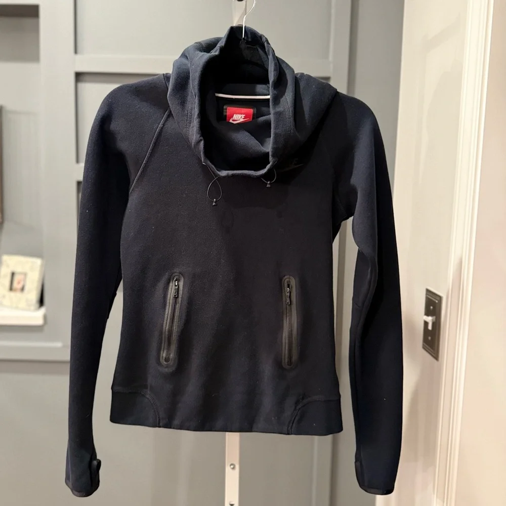 Nike Tech Fleece Women's Hoodie. Black. Size XS.